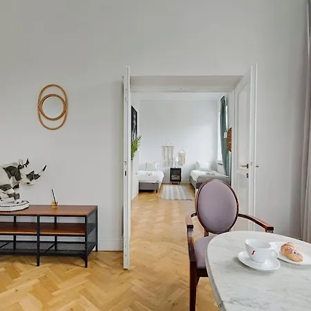 Place*unique Royal Route View*4 Bedrooms*6beds Apartamento *